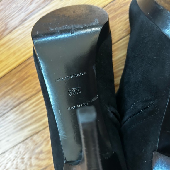 Balenciaga Suede Ankle Boots with Heel EUC size 38.5 - Picture 4 of 5